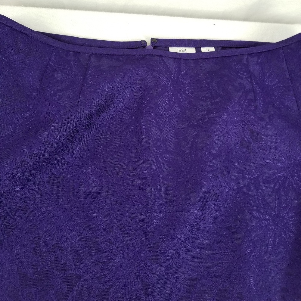 Le suit size 12 purple skirt